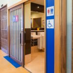 見やすいサイン（案内表記）を追求